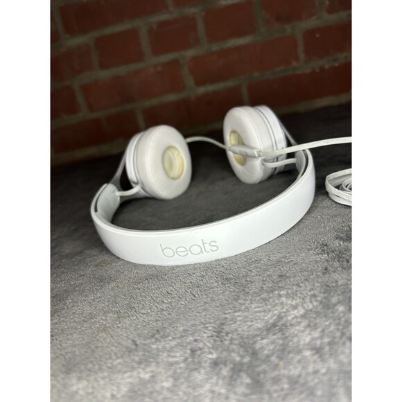 Apple Beats EP On-Ear Wired Headphones White Used Working - Picture 6 of 7